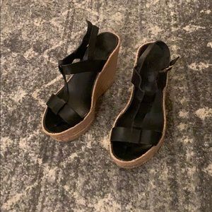 Delman wedges
